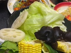 -沸炉重庆老火锅(军事博物馆店)