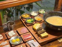 -银米·云南传统过桥米线(双廊黑金冠店)