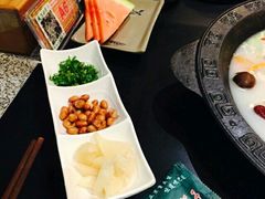 -疯狂的筷子老灶九宫格火锅