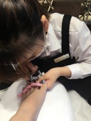 -手牵手美甲