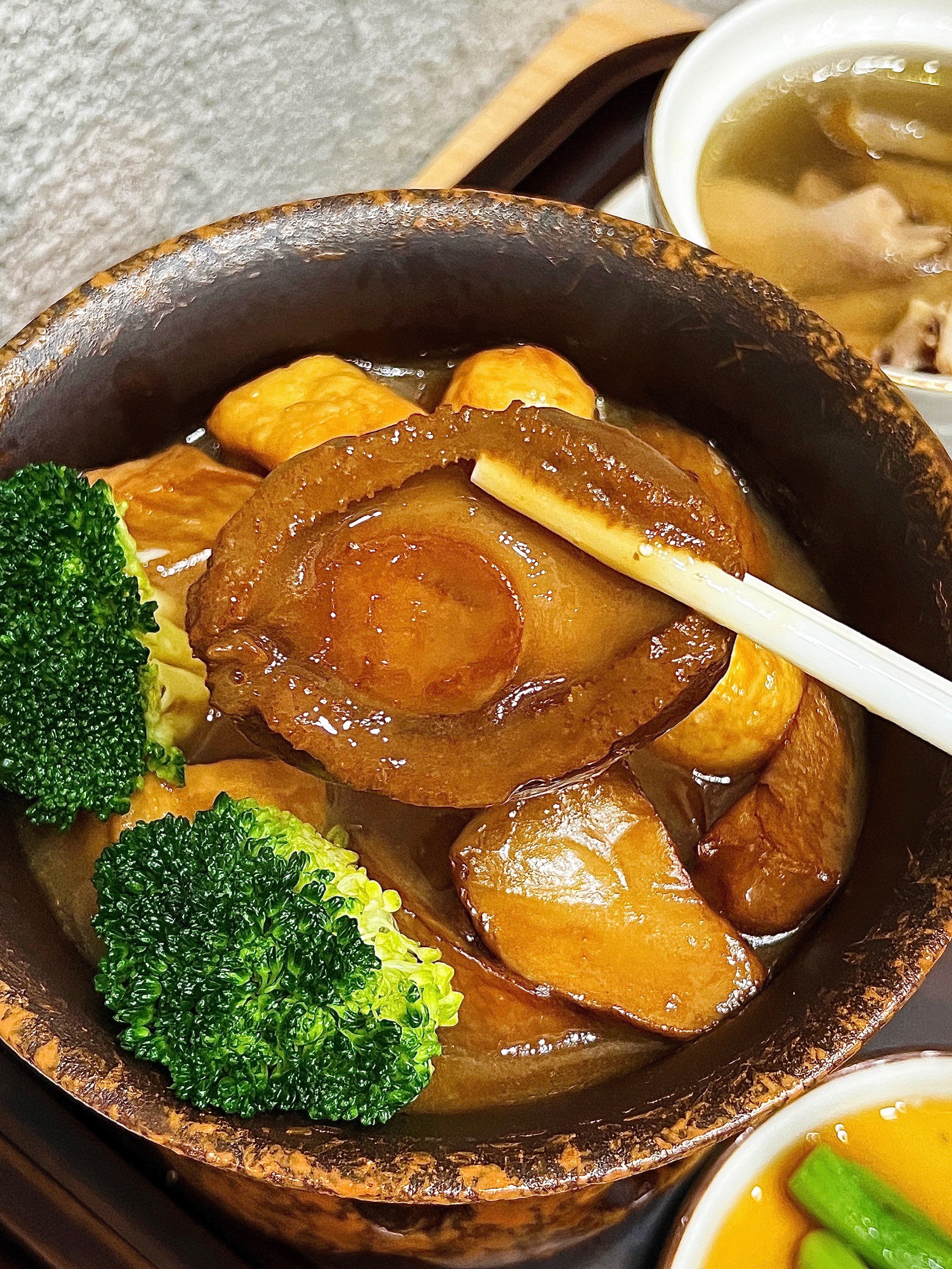 不用去私房菜也能吃到又正又美味的燕翅鲍啦