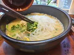 -银米·云南传统过桥米线(双廊黑金冠店)