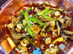 -虾弄弄海派小龙虾·牛羊蝎子火锅