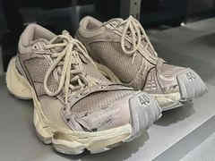 -BALENCIAGA(德基广场店)