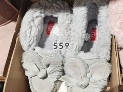 -UGG(燕莎奥特莱斯购物中心店)