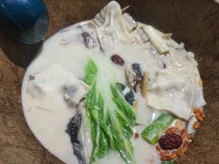 -云荷里·蒸汽石锅鱼·云南菜(中发百旺店)
