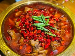 冷锅肥肠鸡-先启半步颠·川菜小炒