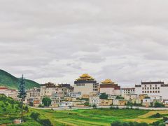 -噶丹松赞林寺
