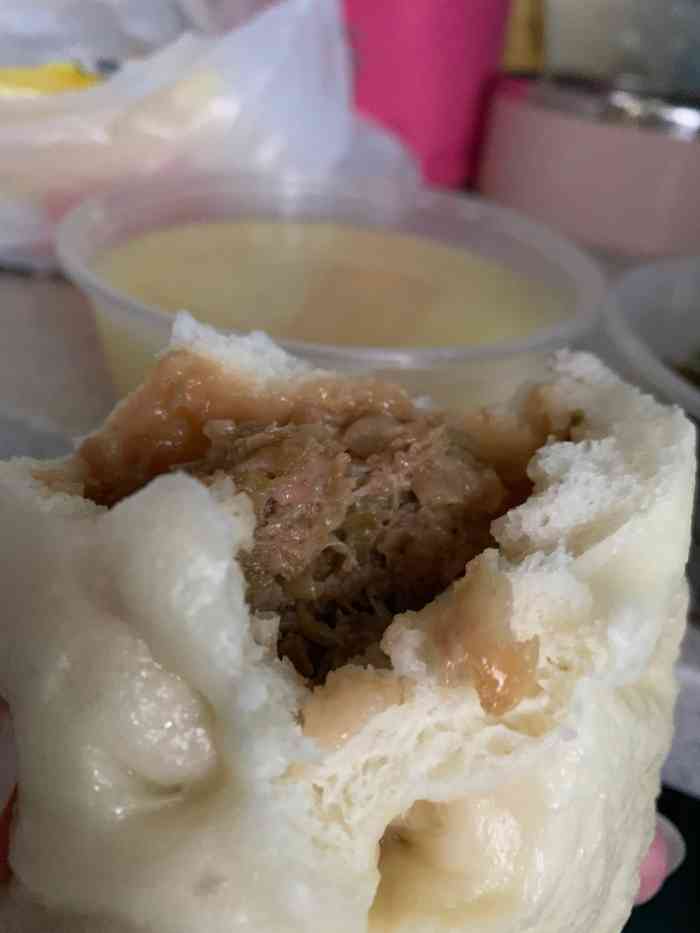 美团外卖上无意中发现这家店大包子和豆腐脑太盖了太好吃了差点吃哭了
