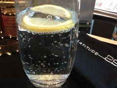 Perrier-北纬29度大堂吧-重庆富力艾美酒店-近江岸天街