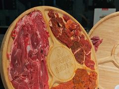 鲜牛肉拼盘-麻辣因子滩羊火锅(世和广场店)