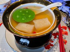 厚竹笙鸡汁炖莲蓬-上座·外滩源
