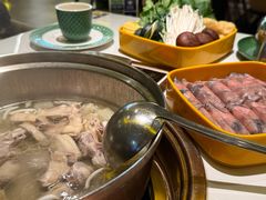 -润园四季椰子鸡火锅(卓越INTOWN店)