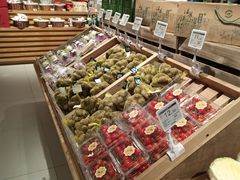 -七鲜超市(瑞虹天地太阳宫店)