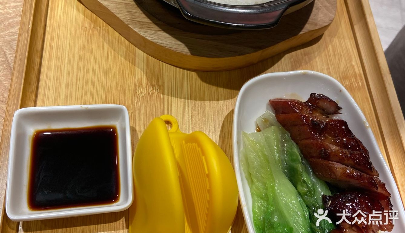 一间开了不是很久的店～看着整洁干净