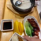 一间开了不是很久的店～看着整洁干净
