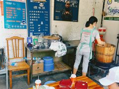 -梁阿婆廿年老牌扣肉糯米饭