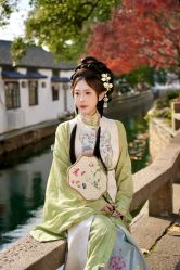 -一揽芳华汉服旗袍体验馆(拙政园店)