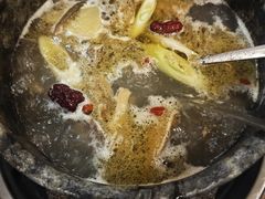 -鲁朗纳麦石锅鸡庄园