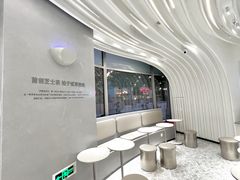 -喜茶(迪士尼小镇·平行宇宙店)