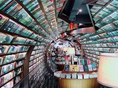 -钟书阁(珍园店)