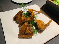 海盐焗乳鸽-小炳胜(卓悦中心店)