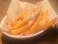 黑松露芝士薯条-一沙一城·岩烤牛扒(深圳首店)