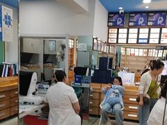 -豪门视光·星趣控·蔡司依视路眼镜代理商(中央大街店)