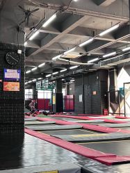 -零重力蹦床空间·滑梯·海洋球·团建(奥特莱斯店)
