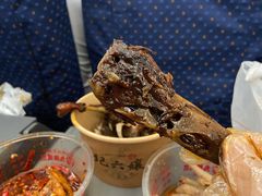 -王浩儿纪六孃甜皮鸭(乐山总店)