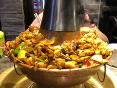 -沪小二炭火蛙锅(淮海中路美食不夜城店)