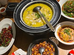 -九锅一堂酸菜鱼(万达广场店)