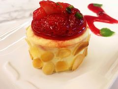 草莓纽约芝士蛋糕-Bracket Coffee(银河SOHO店)