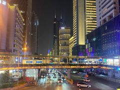-深圳富苑皇冠假日套房酒店
