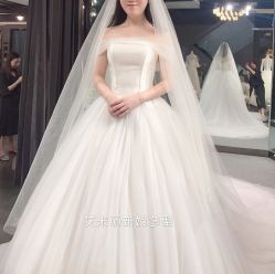 -艾米丽婚纱礼服