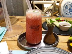鲜草莓厚酪酪-麦甜创意轻食餐厅(西康路店)