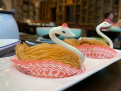 象形天鹅酥-味友味港印记(厦门集美银泰百货店)