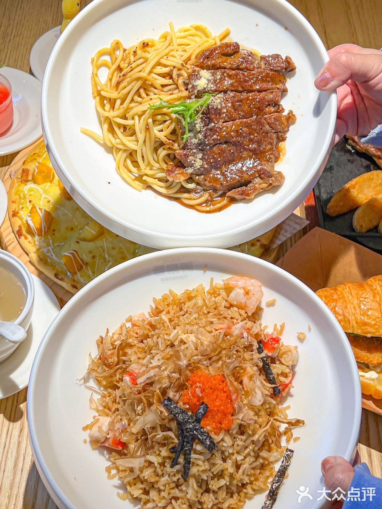 太太太可爱啦！！我都被吸引住🤩别说小朋友…