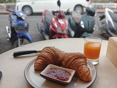 -Le Banneton Café French Bakery