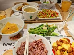 -老乡鸡(上海白玉兰广场店)