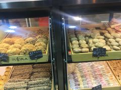 面包甜点陈列柜-壹心榴莲千层蛋糕甜品店