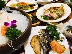 -青瓦餐厅·生鱼片·韩园烤肉(西塔店)