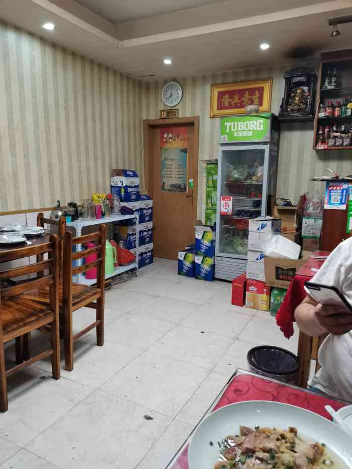 洪泽湖鱼馆(紫荆东路店)-"很不错的小饭店,烧的家常菜都是不错的.烧.