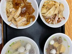 -松树干拌面店