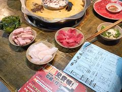 -渝嘴小老弟老火锅(华新村店)