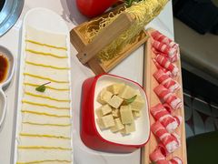 -洪氏嗨捞·广东猪肚鸡·椰子鸡火锅(西咸万象城店)