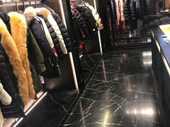 -MONCLER(武汉国际广场店)