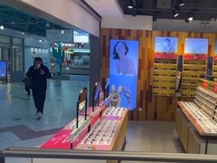 -LOOK眼镜·蔡司依视路配镜(宝山万达店)