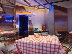 -肥小宝·金牌油焖大虾(襄阳龙虾地标店)