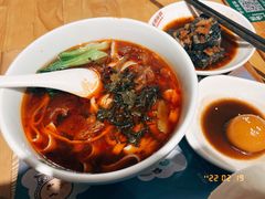 -呷佬·长沙手工米粉(金沙江路店)